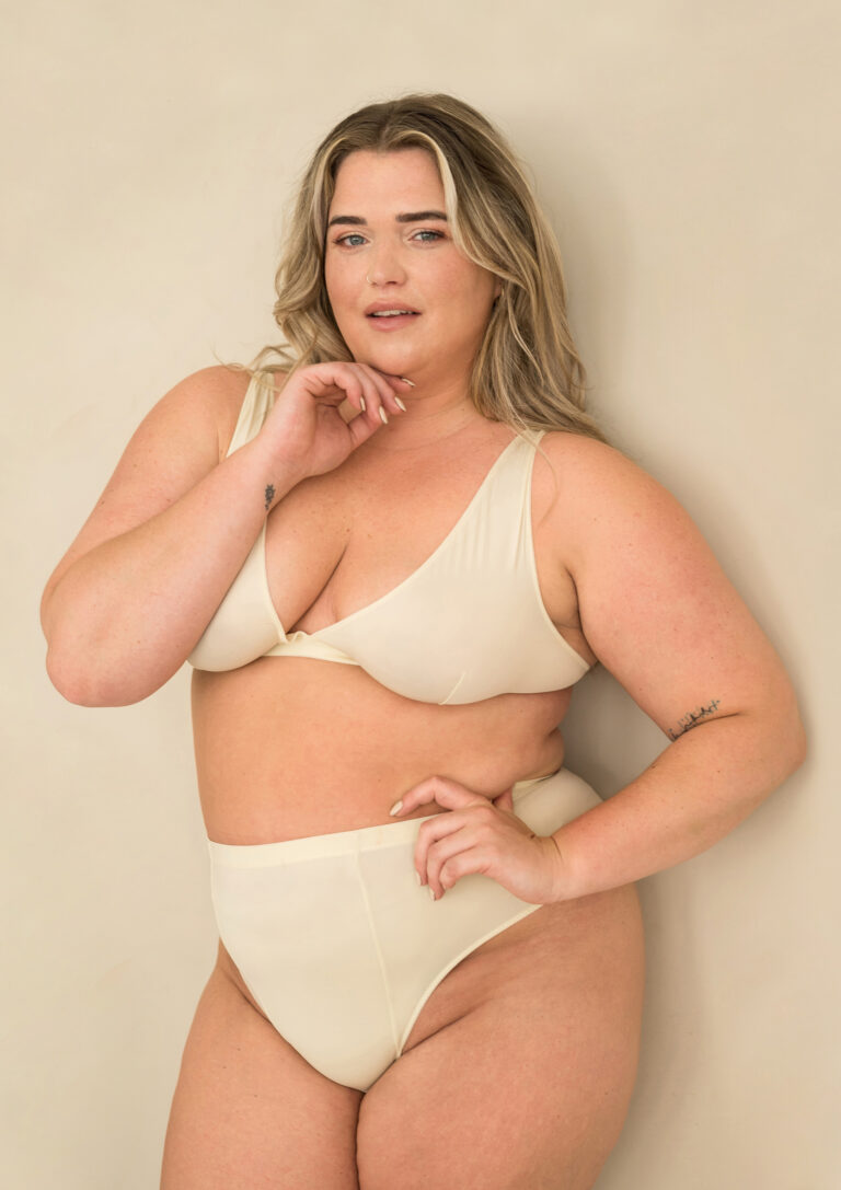 Body-positive boudoir photoshoot in Amsterdam