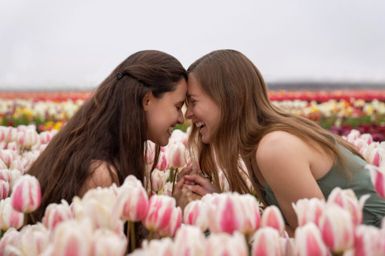 Engagement tulip field photoshoot near Amsterdam