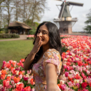 Engagement photoshoot at Keukenhof – Storyteller package