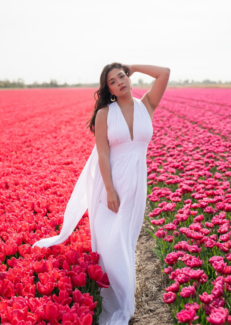 Solo traveller photoshoot in tulip fields – Short & Sweet package